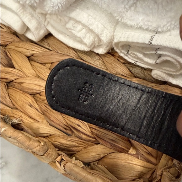 Gucci Black Belt with Gold Buckle - Picture 2 of 3